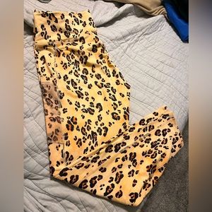 Fabletics XL leopard leggings w pocket